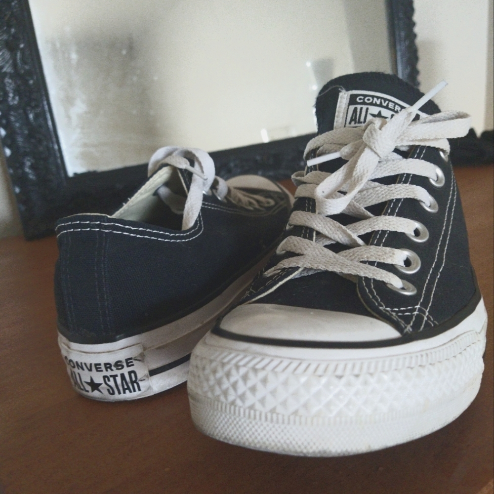 Converse Size 7.5 Black and white